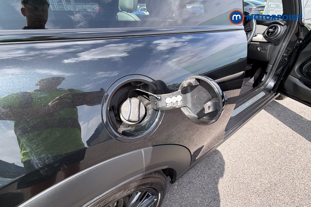 Mini Hatchback Cooper S Exclusive Automatic Petrol Hatchback - Stock Number (1667096) - 37th supplementary image