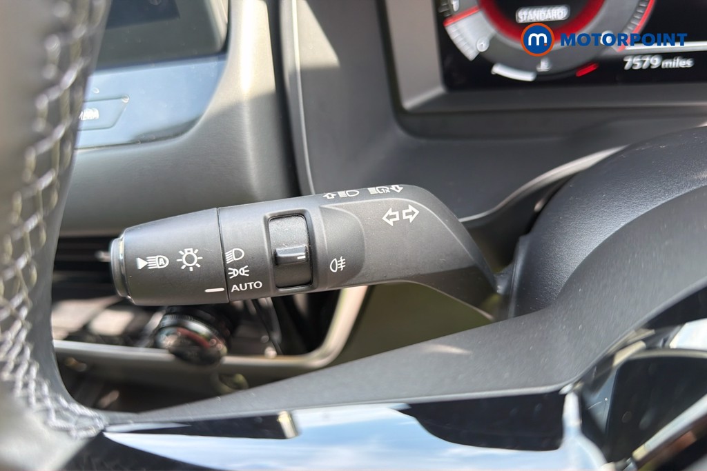Nissan Qashqai N-Connecta Manual Petrol SUV - Stock Number (1667433) - 1st supplementary image