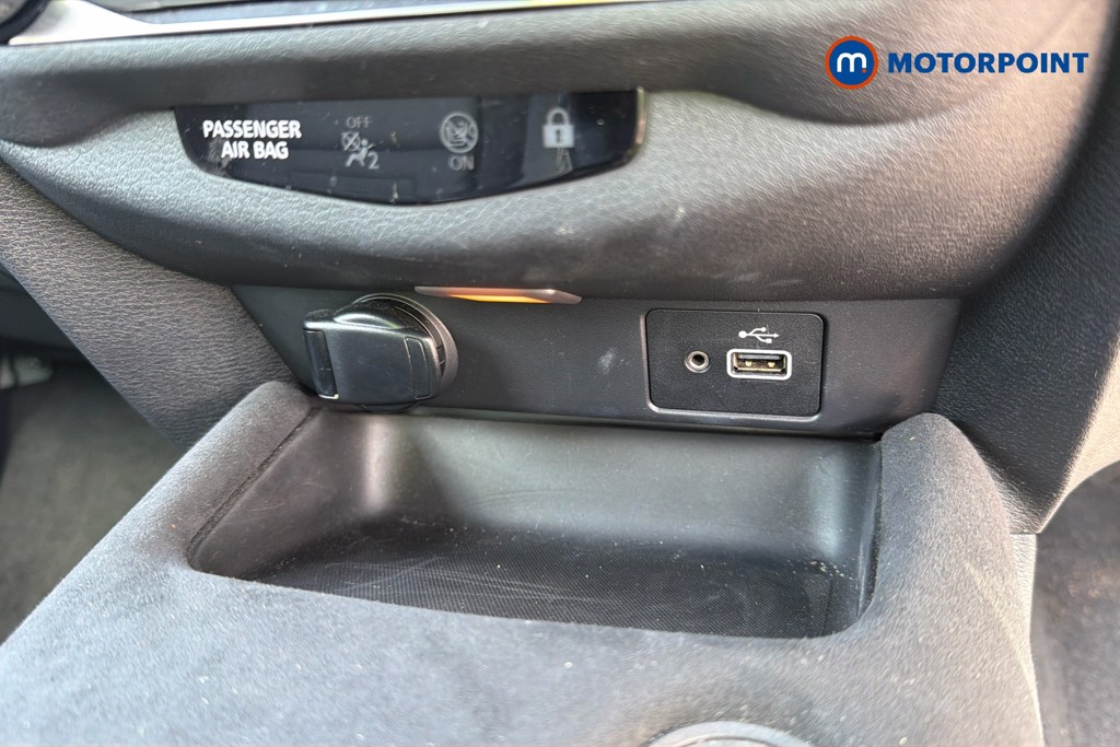 Nissan Juke Tekna-Plus Manual Petrol SUV - Stock Number (1667751) - 5th supplementary image