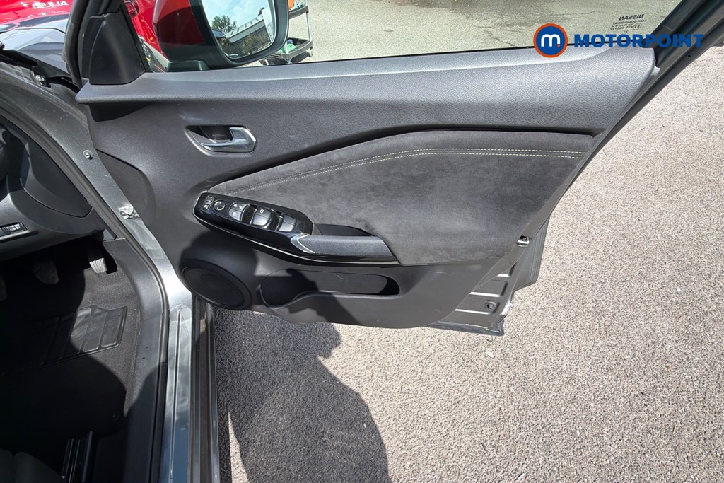 Nissan Juke Tekna-Plus Manual Petrol SUV - Stock Number (1667751) - 38th supplementary image