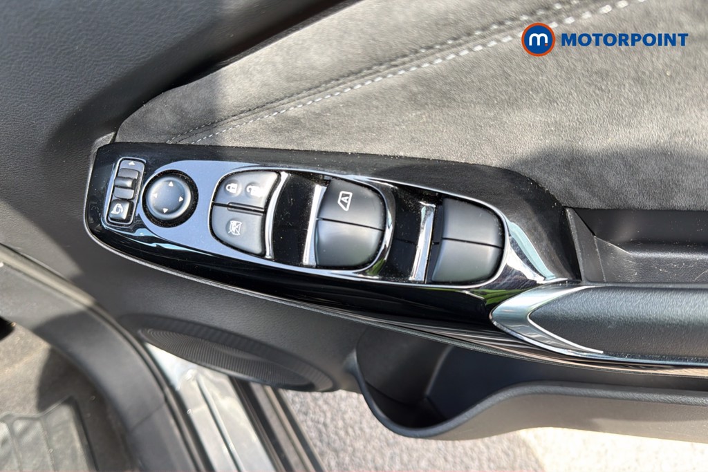 Nissan Juke Tekna-Plus Manual Petrol SUV - Stock Number (1667751) - 42nd supplementary image