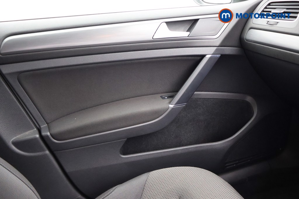 Volkswagen Golf SE Manual Petrol Hatchback - Stock Number (1667801) - 12th supplementary image