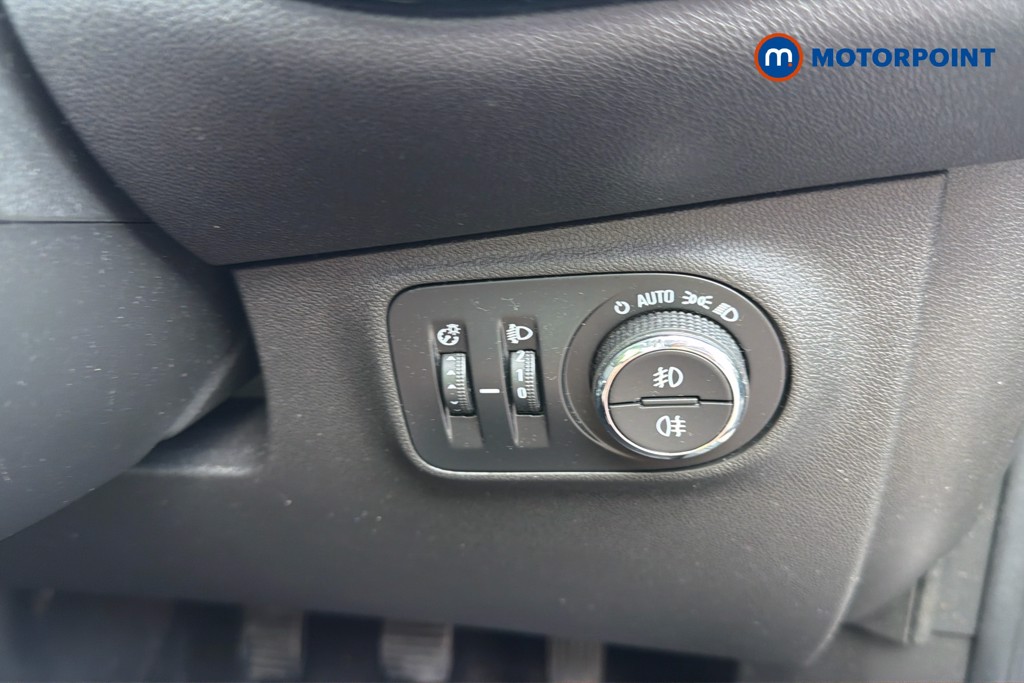 Vauxhall Corsa Sri Nav Manual Petrol Hatchback - Stock Number (1668896) - 8th supplementary image