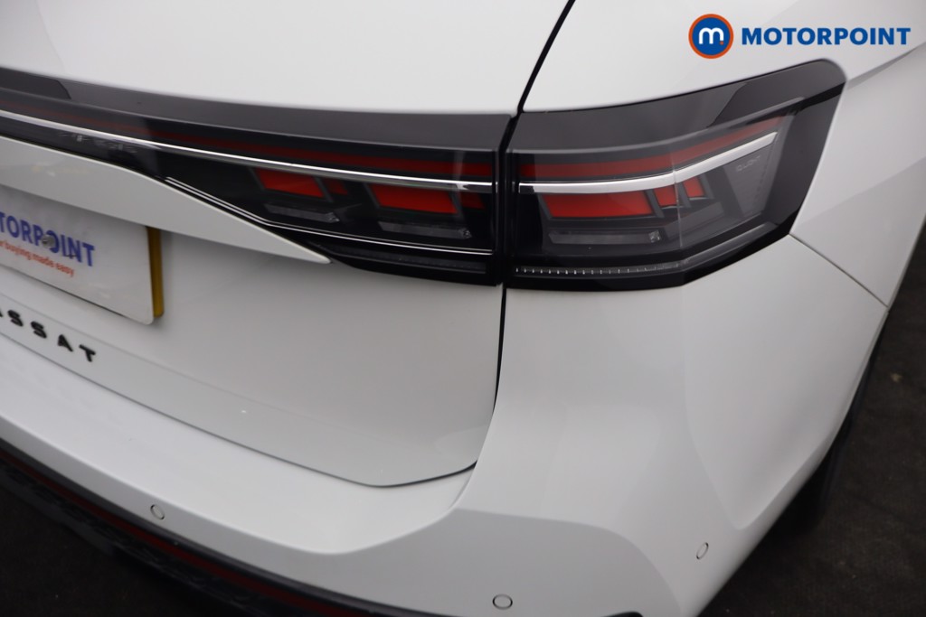 Volkswagen Passat R-Line Automatic Petrol Plug-In Hybrid Estate - Stock Number (1669028) - 3rd supplementary image