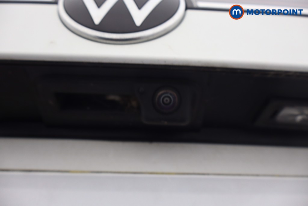 Volkswagen Passat R-Line Automatic Petrol Plug-In Hybrid Estate - Stock Number (1669028) - 5th supplementary image