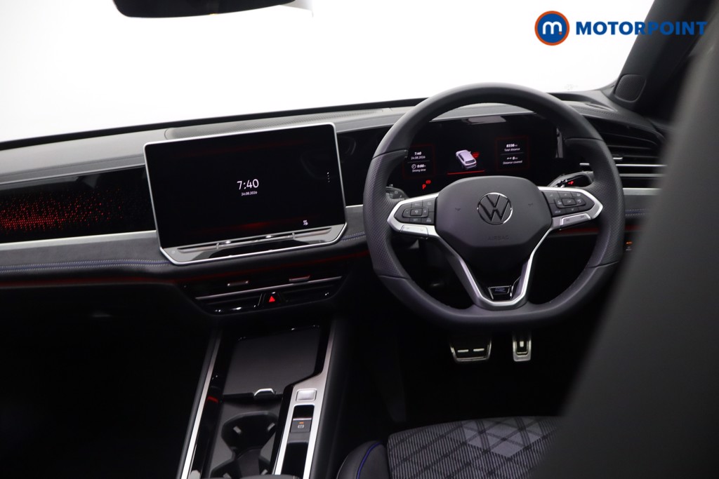 Volkswagen Passat R-Line Automatic Petrol Plug-In Hybrid Estate - Stock Number (1669028) - 8th supplementary image