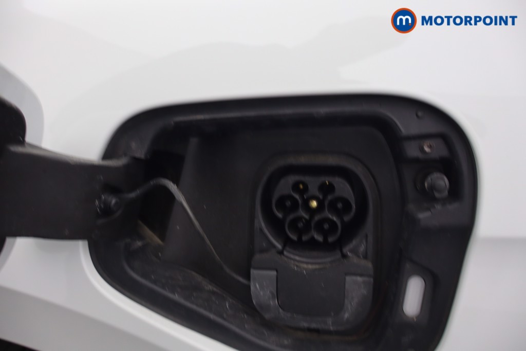 Volkswagen Passat R-Line Automatic Petrol Plug-In Hybrid Estate - Stock Number (1669028) - 28th supplementary image