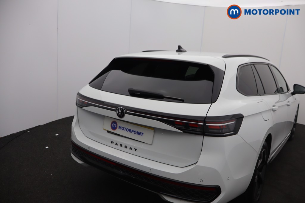 Volkswagen Passat R-Line Automatic Petrol Plug-In Hybrid Estate - Stock Number (1669030) - 2nd supplementary image