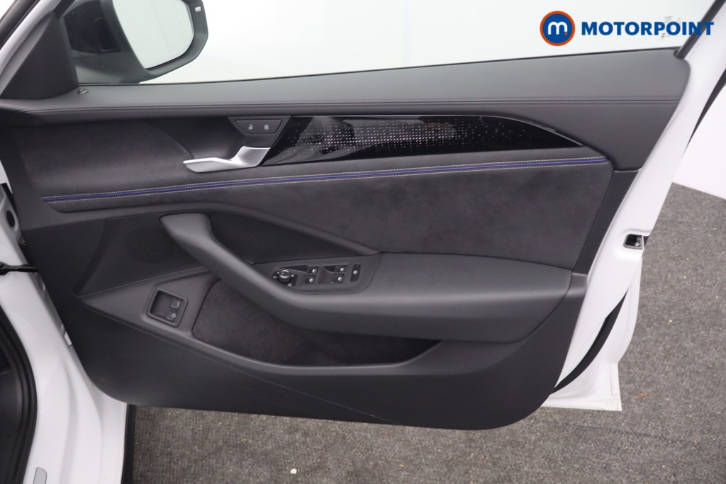 Volkswagen Passat R-Line Automatic Petrol Plug-In Hybrid Estate - Stock Number (1669030) - 9th supplementary image