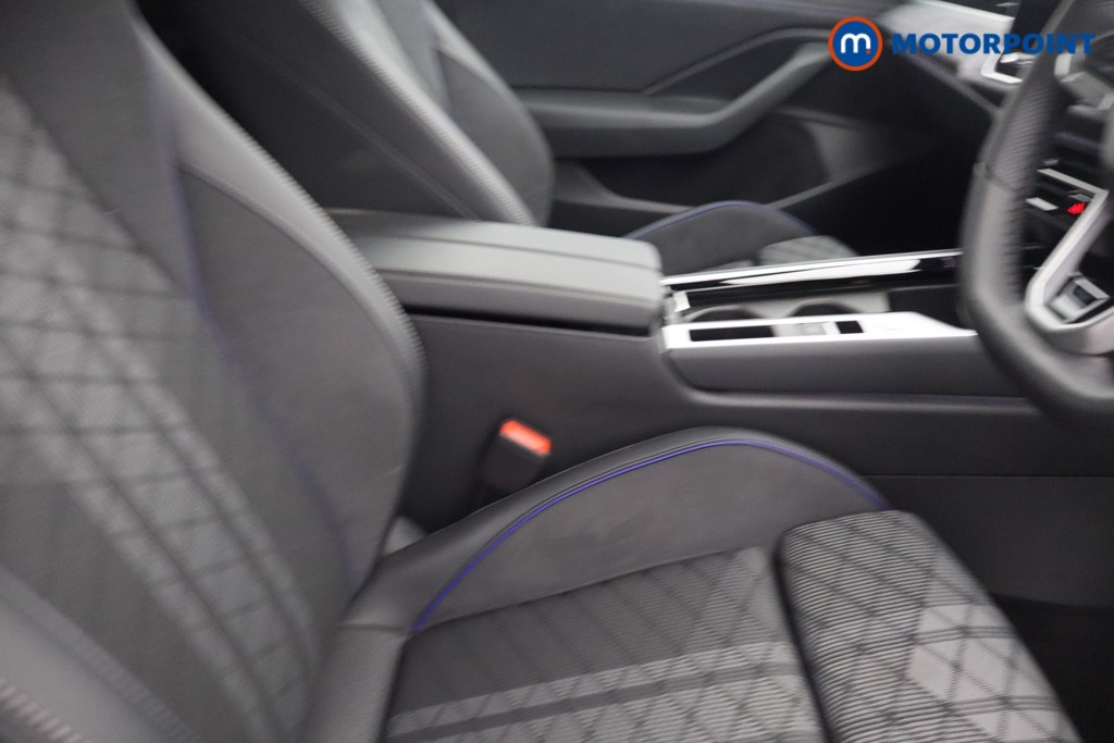 Volkswagen Passat R-Line Automatic Petrol Plug-In Hybrid Estate - Stock Number (1669030) - 14th supplementary image