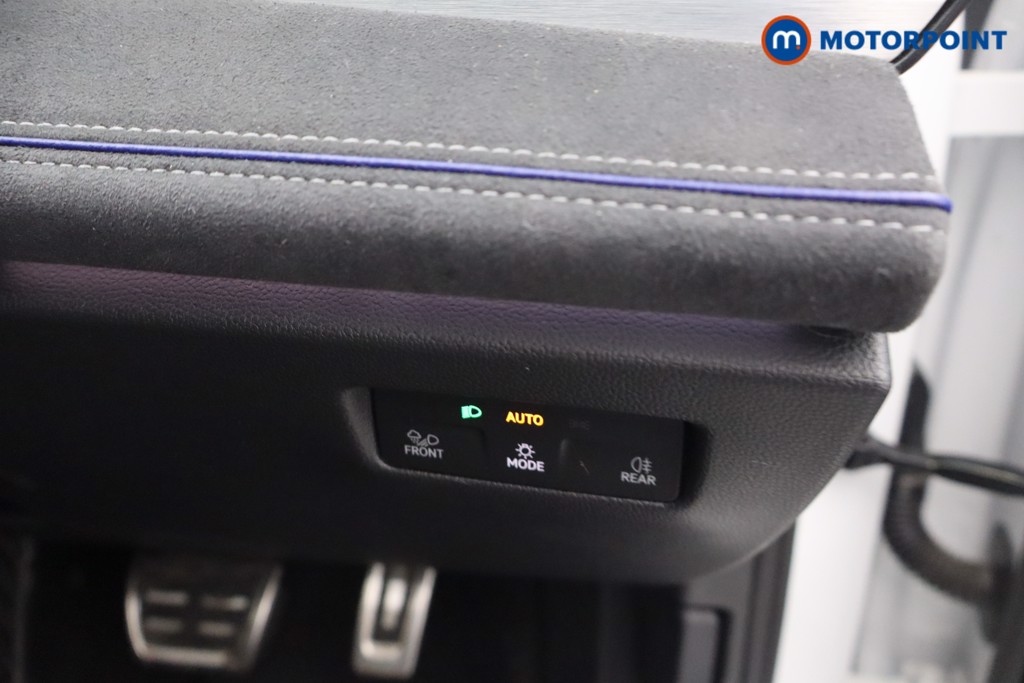 Volkswagen Passat R-Line Automatic Petrol Plug-In Hybrid Estate - Stock Number (1669030) - 15th supplementary image