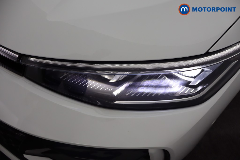Volkswagen Passat R-Line Automatic Petrol Plug-In Hybrid Estate - Stock Number (1669030) - 26th supplementary image