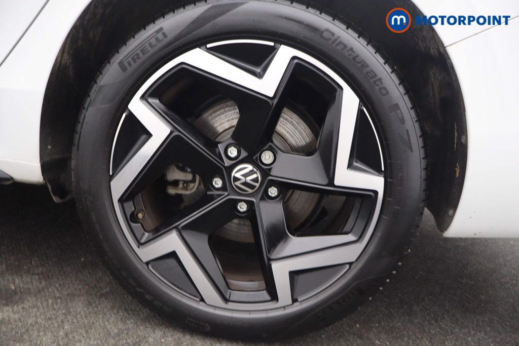 Volkswagen Passat R-Line Automatic Petrol Plug-In Hybrid Estate - Stock Number (1669030) - 32nd supplementary image