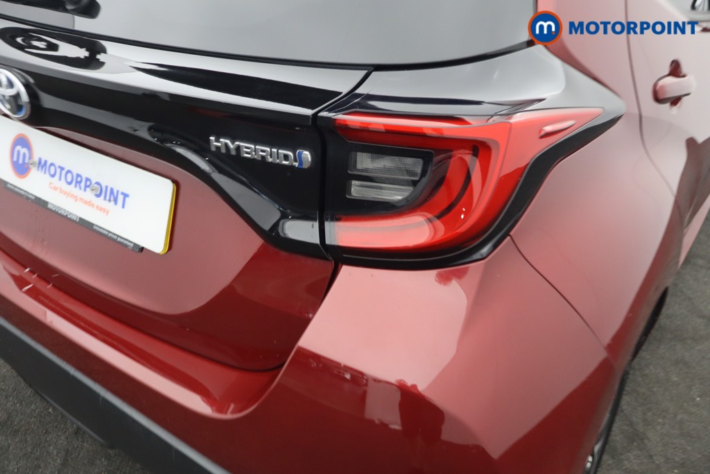Toyota Yaris Design Automatic Petrol-Electric Hybrid Hatchback - Stock Number (1669587) - 3rd supplementary image
