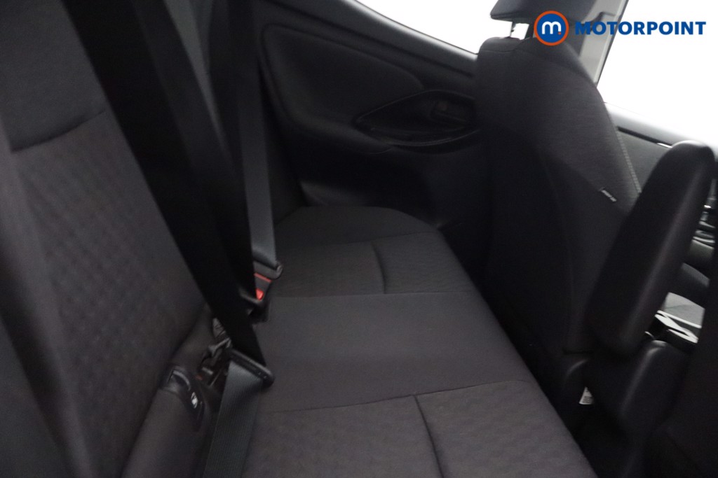 Toyota Yaris Design Automatic Petrol-Electric Hybrid Hatchback - Stock Number (1669587) - 7th supplementary image