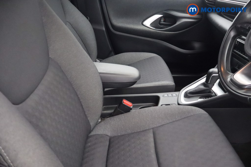 Toyota Yaris Design Automatic Petrol-Electric Hybrid Hatchback - Stock Number (1669587) - 11th supplementary image
