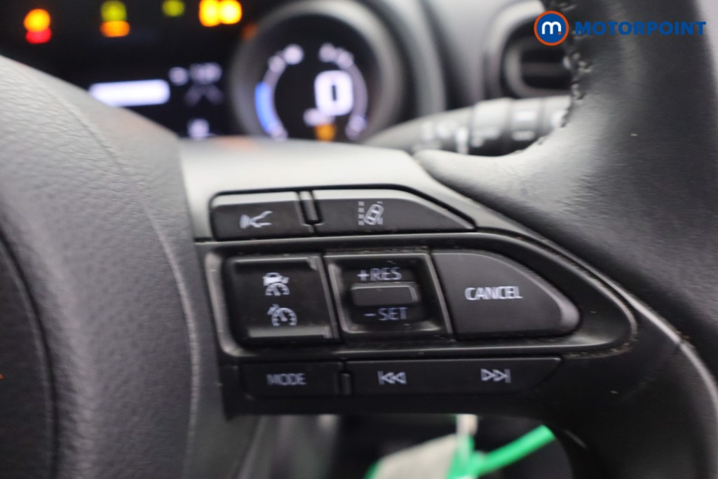 Toyota Yaris Design Automatic Petrol-Electric Hybrid Hatchback - Stock Number (1669587) - 13th supplementary image