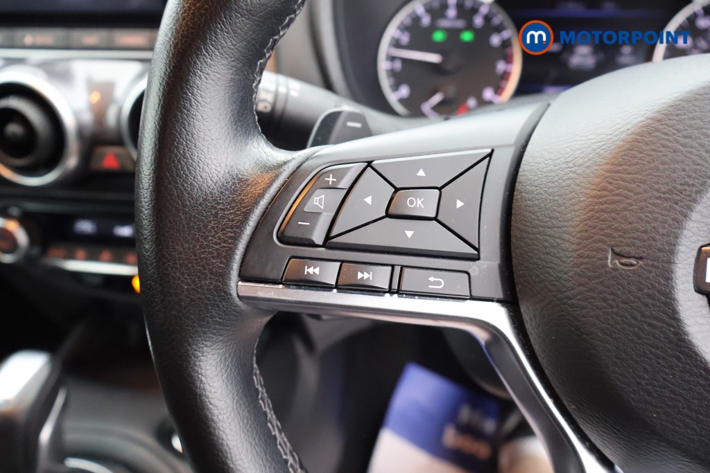 Nissan Juke N-Connecta Automatic Petrol SUV - Stock Number (1669787) - 2nd supplementary image