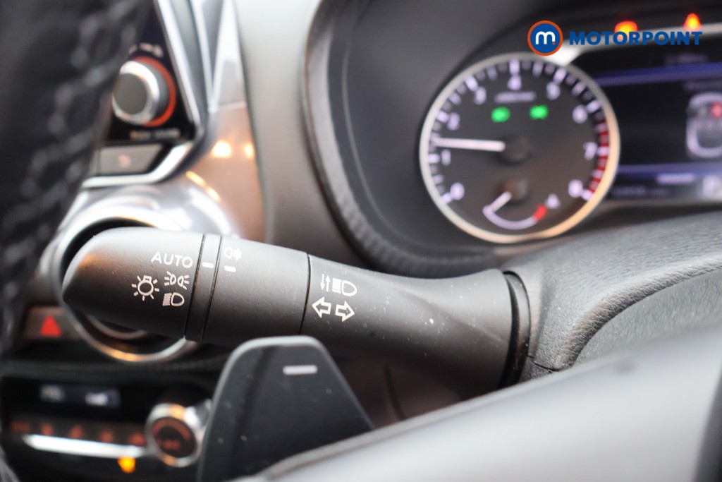 Nissan Juke N-Connecta Automatic Petrol SUV - Stock Number (1669787) - 5th supplementary image