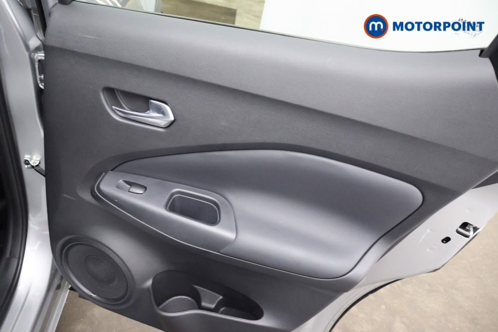 Nissan Juke N-Connecta Automatic Petrol SUV - Stock Number (1669787) - 21st supplementary image