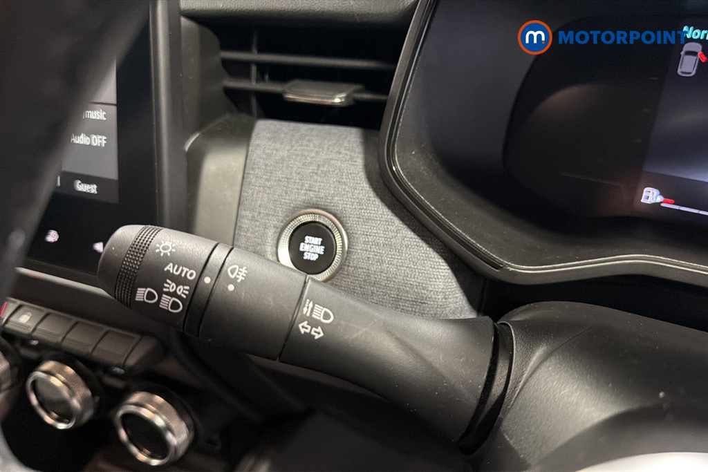 Renault Clio Evolution Manual Petrol Hatchback - Stock Number (1669806) - 5th supplementary image
