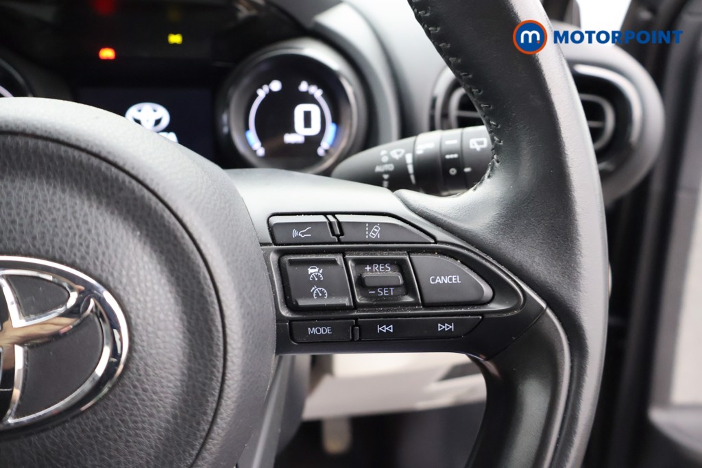 Toyota Yaris Excel Automatic Petrol-Electric Hybrid Hatchback - Stock Number (1669846) - 3rd supplementary image