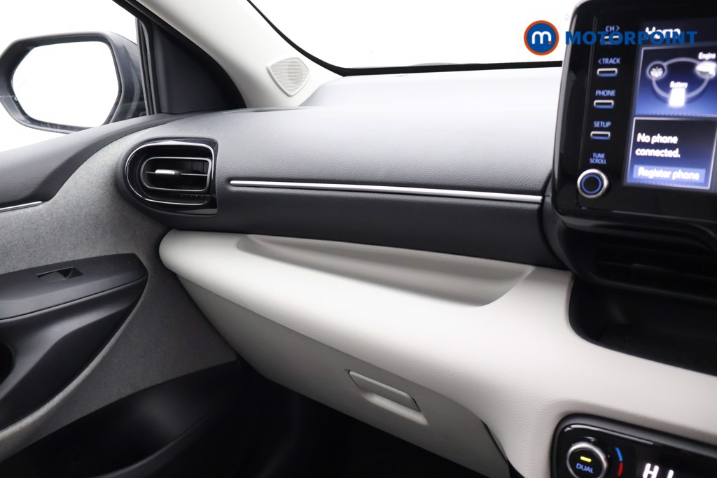 Toyota Yaris Excel Automatic Petrol-Electric Hybrid Hatchback - Stock Number (1669846) - 12th supplementary image
