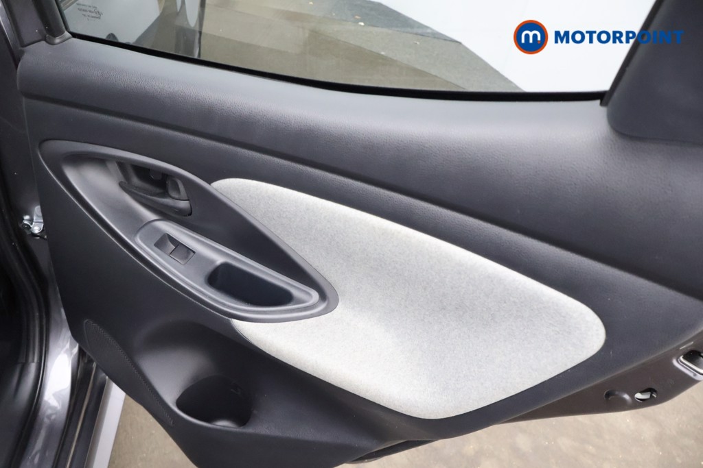 Toyota Yaris Excel Automatic Petrol-Electric Hybrid Hatchback - Stock Number (1669846) - 19th supplementary image
