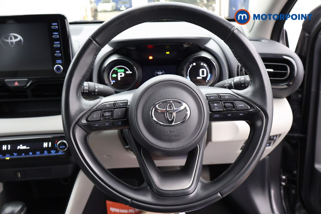 Toyota Yaris Excel Automatic Petrol-Electric Hybrid Hatchback - Stock Number (1669846) - 1st supplementary image