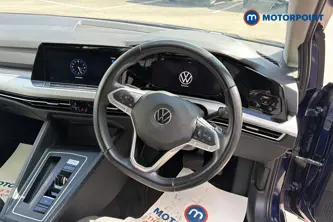 Volkswagen Golf Life Automatic Petrol Hatchback - Stock Number (1670501) - 1st supplementary image