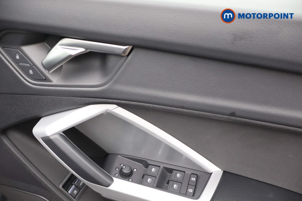 Audi Q3 Technik Automatic Petrol Plug-In Hybrid SUV - Stock Number (1670705) - 19th supplementary image