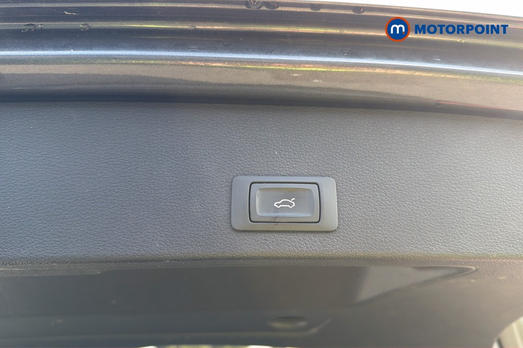 Audi Q2 Black Edition Manual Petrol SUV - Stock Number (1670902) - 35th supplementary image
