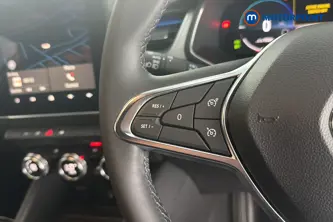 Renault Captur Launch Edition Automatic Petrol Plug-In Hybrid SUV - Stock Number (1670904) - 4th supplementary image