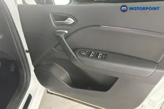Renault Captur Launch Edition Automatic Petrol Plug-In Hybrid SUV - Stock Number (1670904) - 18th supplementary image