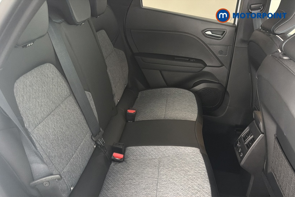 Renault Captur Launch Edition Automatic Petrol Plug-In Hybrid SUV - Stock Number (1670904) - 25th supplementary image