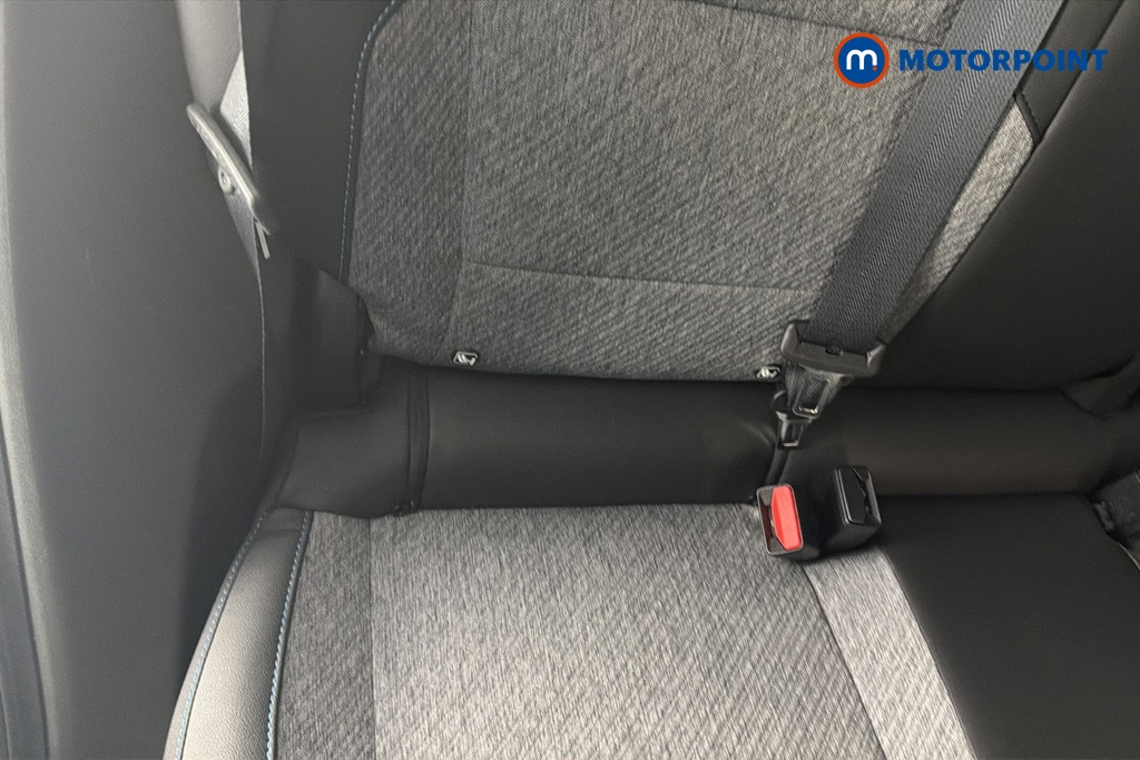 Renault Captur Launch Edition Automatic Petrol Plug-In Hybrid SUV - Stock Number (1670904) - 27th supplementary image