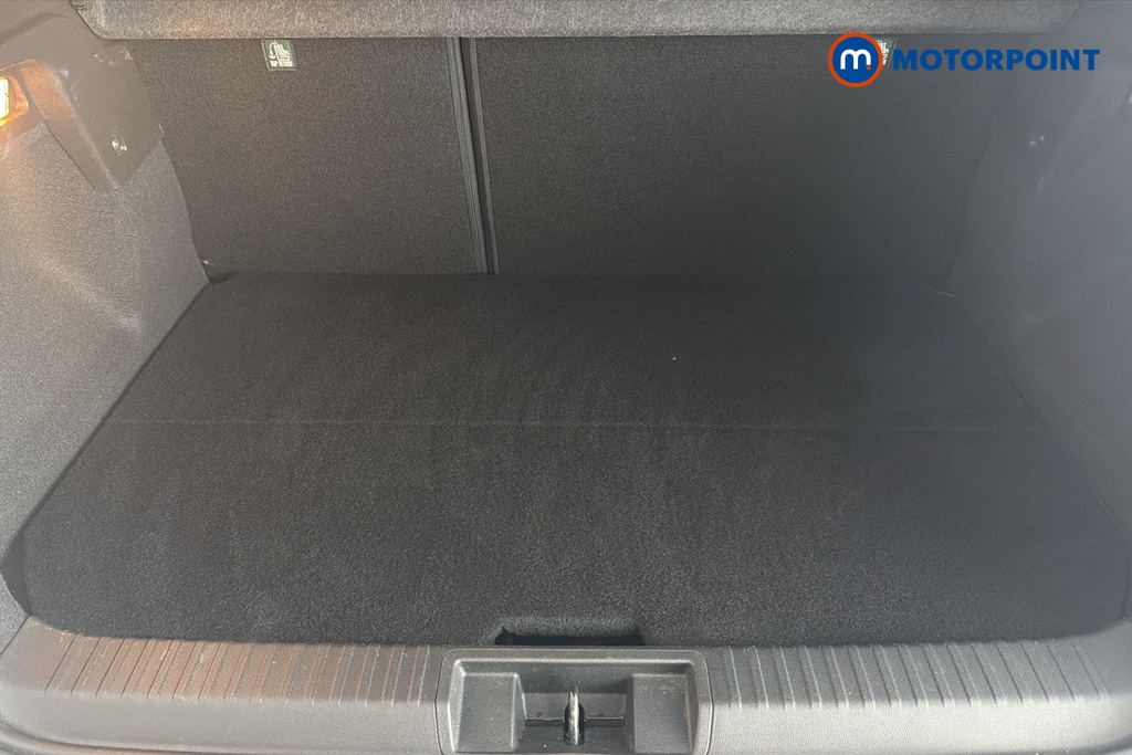 Renault Captur Launch Edition Automatic Petrol Plug-In Hybrid SUV - Stock Number (1670904) - 30th supplementary image