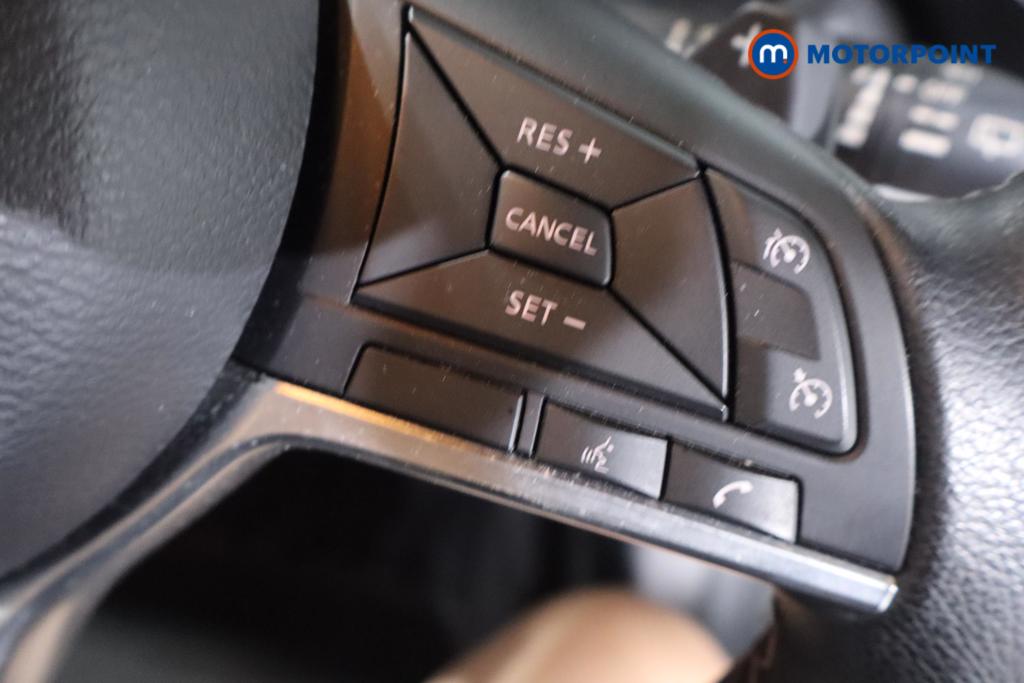 Nissan Juke N-Connecta Automatic Petrol SUV - Stock Number (1670950) - 8th supplementary image