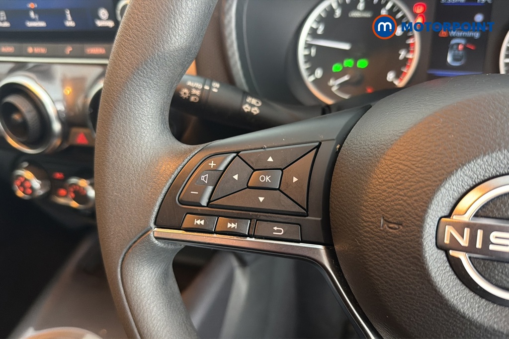 Nissan Juke Acenta Manual Petrol SUV - Stock Number (1671311) - 4th supplementary image