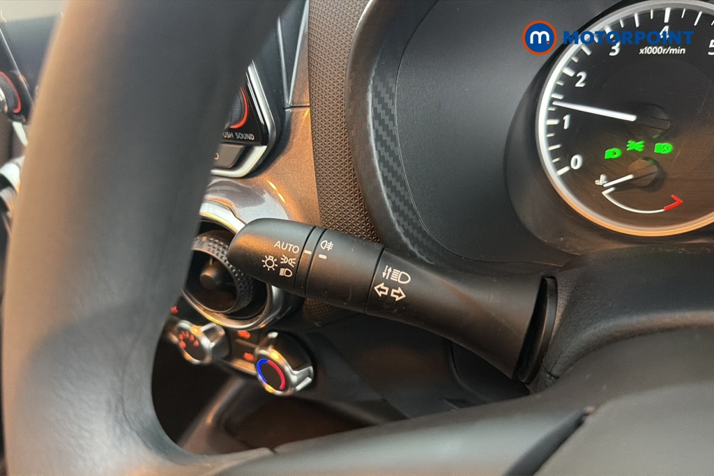 Nissan Juke Acenta Manual Petrol SUV - Stock Number (1671311) - 5th supplementary image