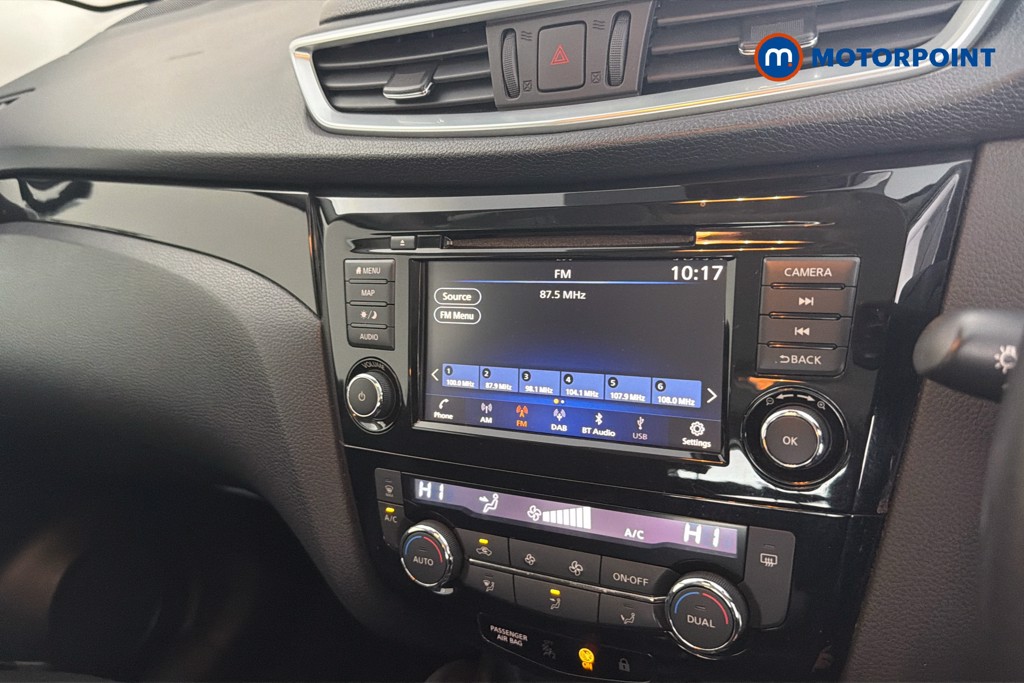 Nissan Qashqai Acenta Premium Manual Petrol SUV - Stock Number (1672259) - 9th supplementary image