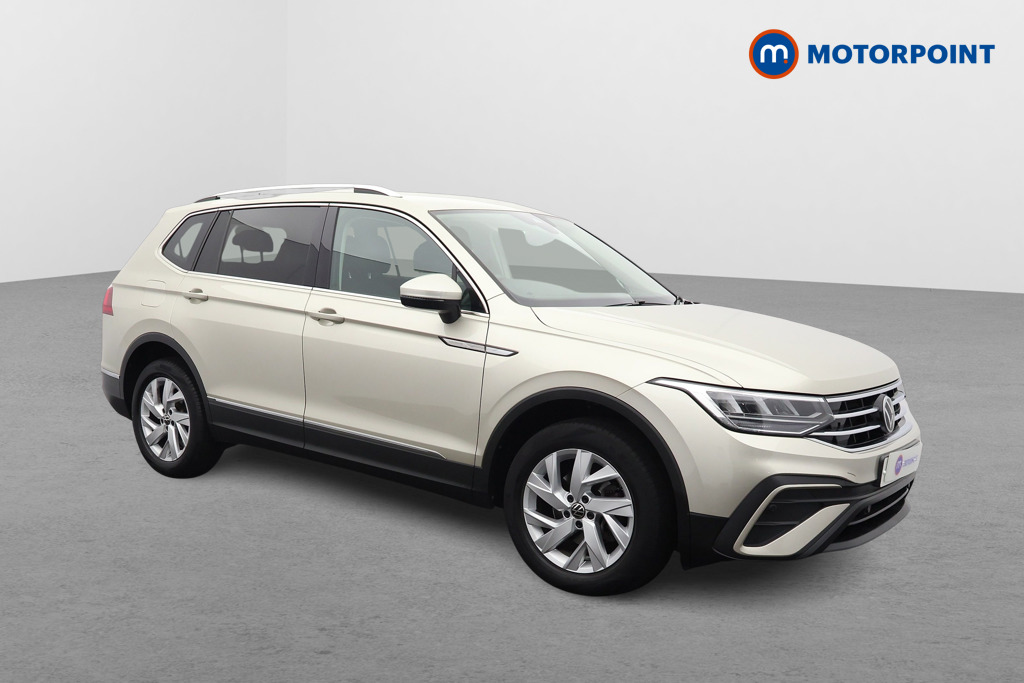 Volkswagen Tiguan Allspace Life Automatic Petrol SUV - Stock Number (1672299) - Drivers side front corner