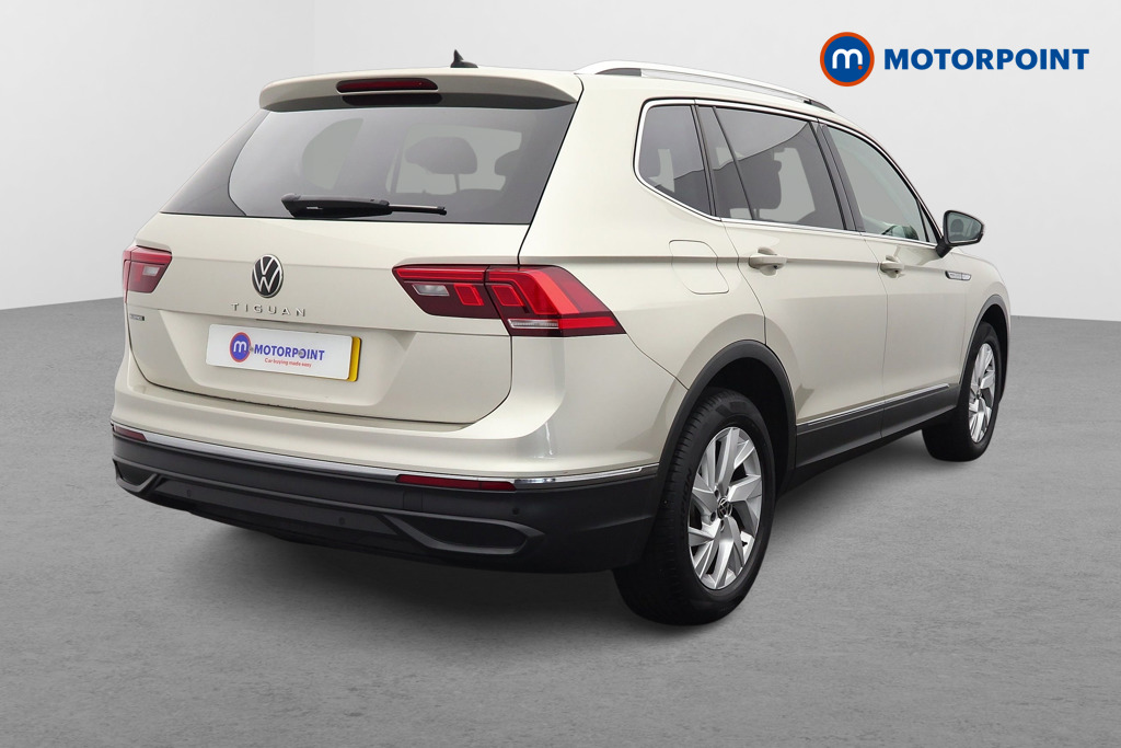 Volkswagen Tiguan Allspace Life Automatic Petrol SUV - Stock Number (1672299) - Drivers side rear corner