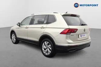 Volkswagen Tiguan Allspace Life Automatic Petrol SUV - Stock Number (1672299) - Passenger side rear corner