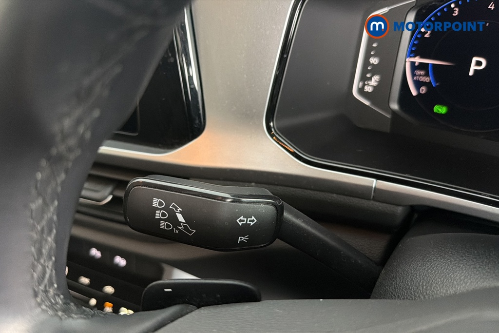 Volkswagen T-Roc Life Automatic Petrol SUV - Stock Number (1672366) - 5th supplementary image