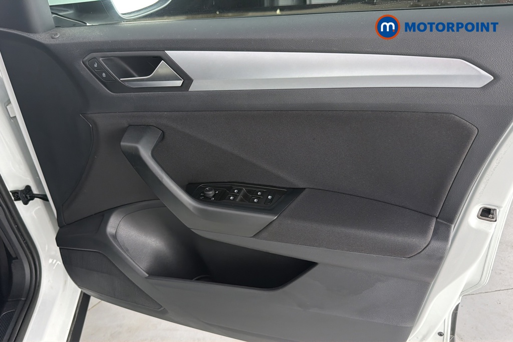 Volkswagen T-Roc Life Automatic Petrol SUV - Stock Number (1672366) - 18th supplementary image