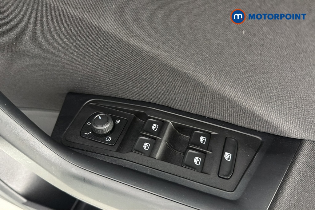 Volkswagen T-Roc Life Automatic Petrol SUV - Stock Number (1672366) - 19th supplementary image
