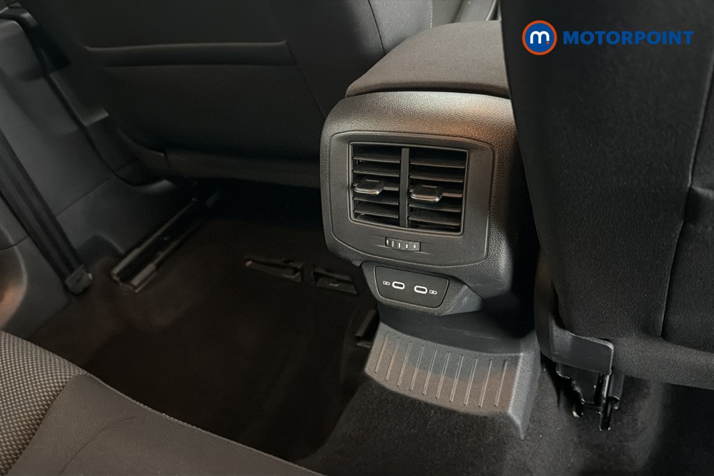 Volkswagen T-Roc Life Automatic Petrol SUV - Stock Number (1672366) - 28th supplementary image
