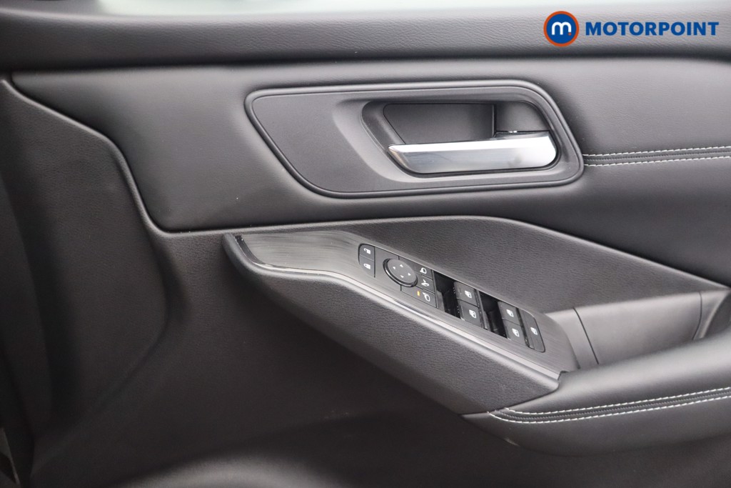 Nissan Qashqai Acenta Premium Manual Petrol SUV - Stock Number (1672549) - 8th supplementary image