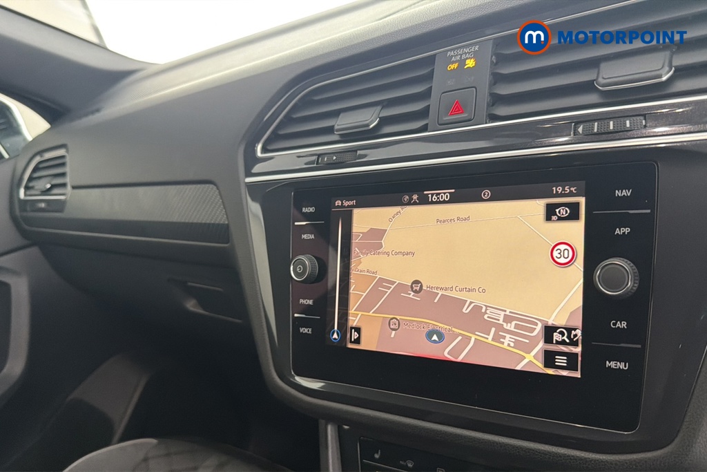 Volkswagen Tiguan Allspace R-Line Automatic Petrol SUV - Stock Number (1672646) - 9th supplementary image